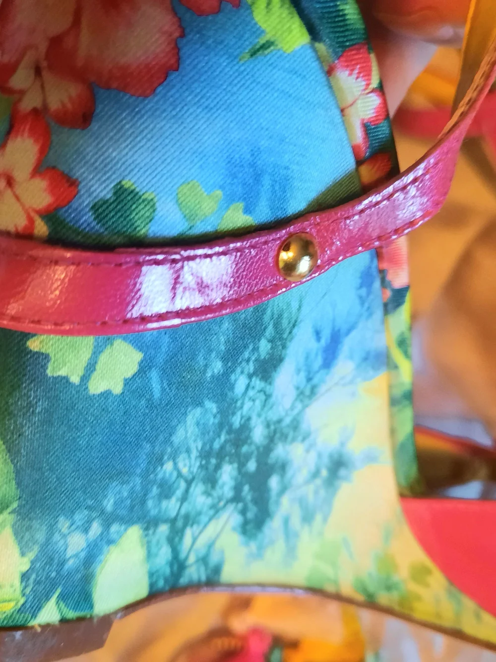 Antonio Melani Hot Pink Floral Patent Lthr Sandals w/buckle, Strap, and Stud Dtl